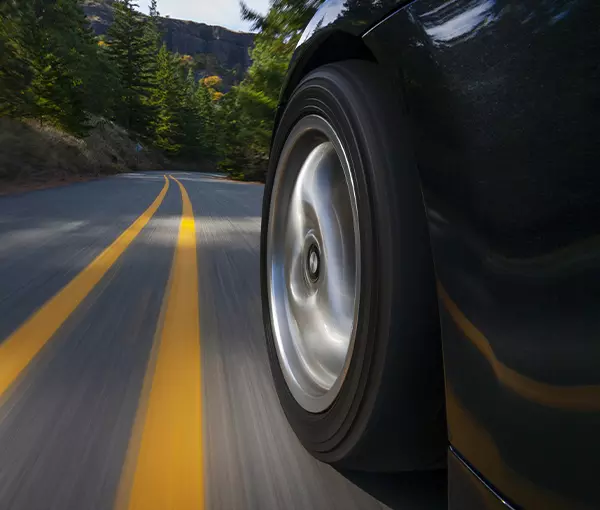Program guida sicura con gli pneumatici Pirelli